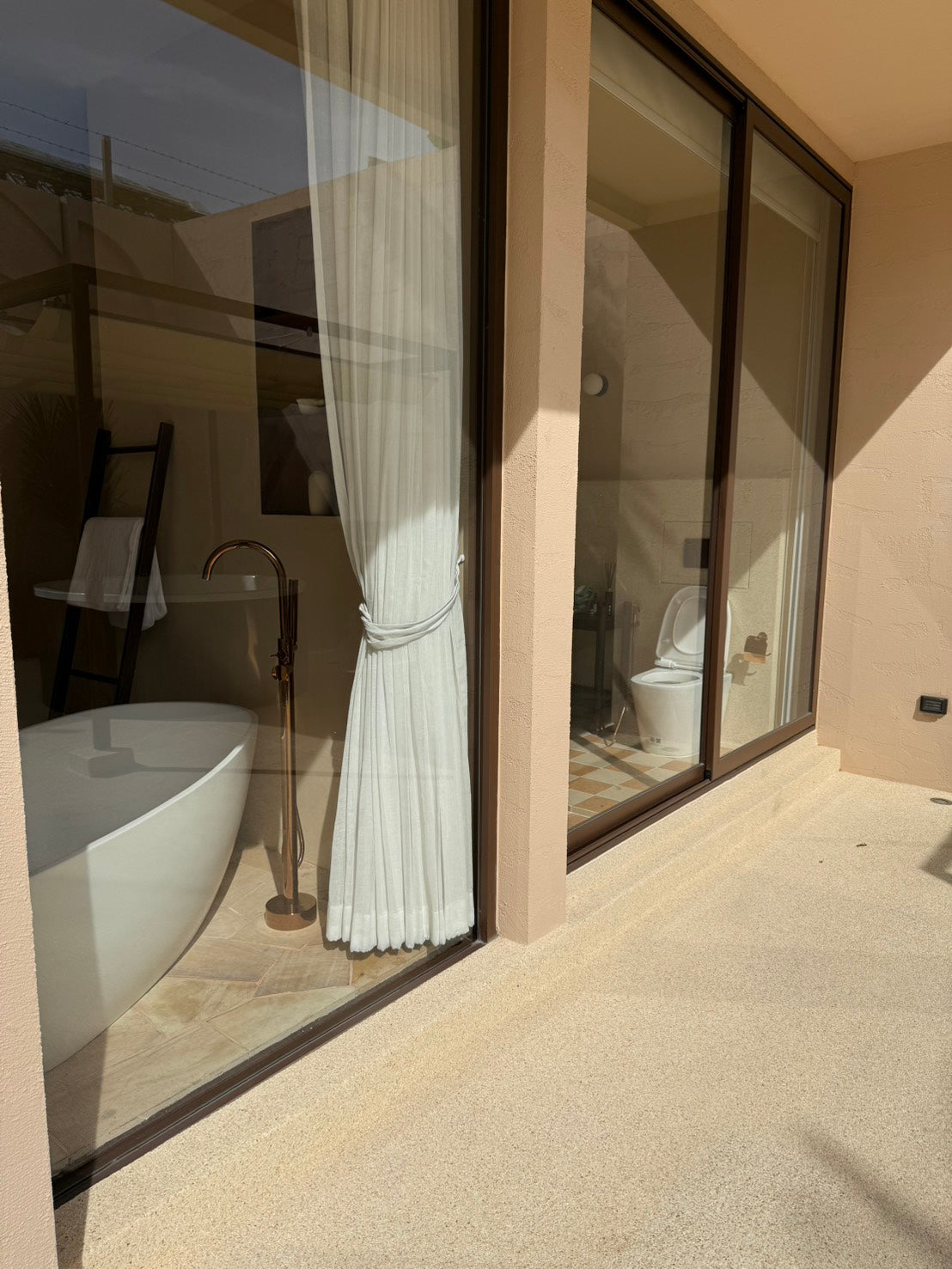 Luxury Pool Villa for SALE — Thappraya Road, Pattaya