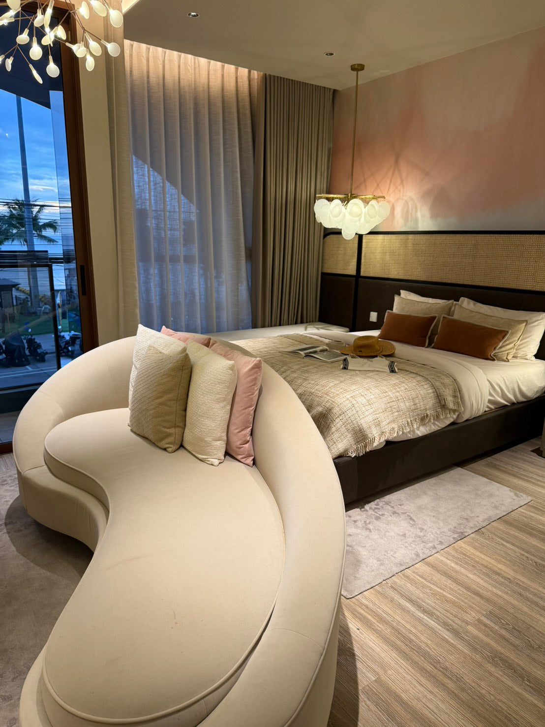 AROM Jomtien – Beachfront Luxury Condominium