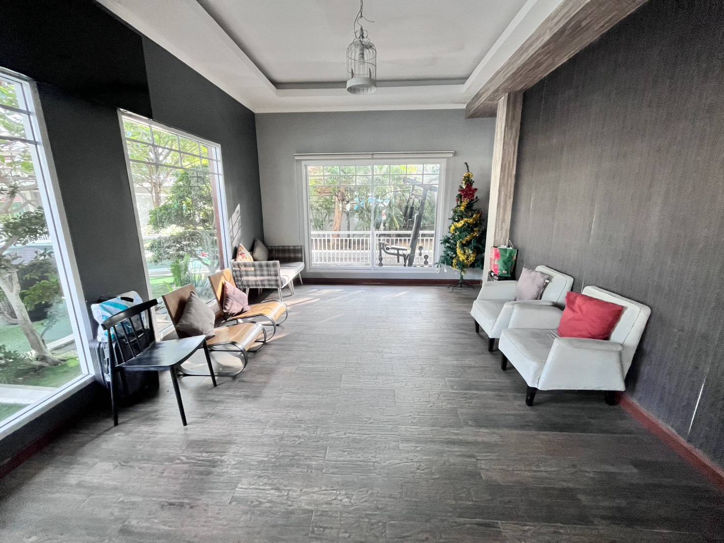 Hotel for Rent – 92 Rooms