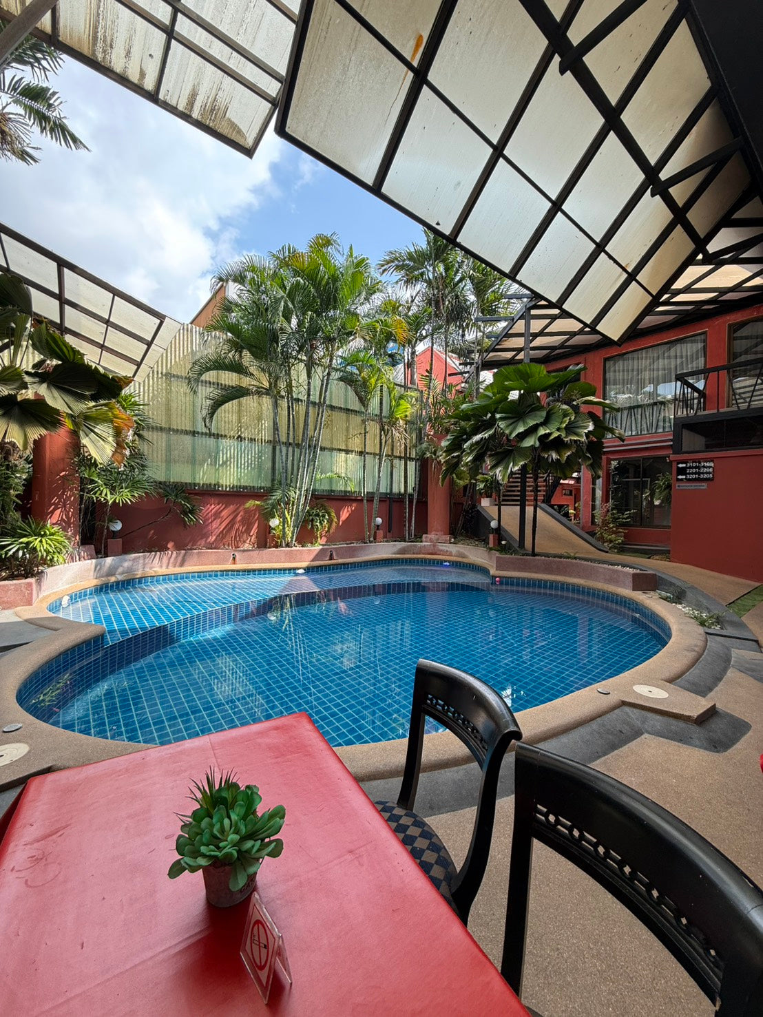 Resort-Style Hotel for Rent – Thappraya Road, 30 Rooms