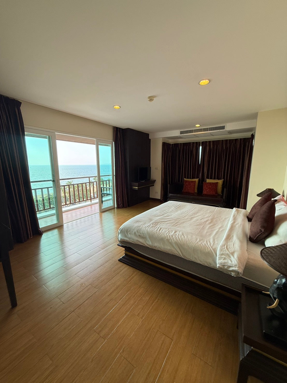4-Star Hotel for Rent – 170 Rooms, Jomtien Beach