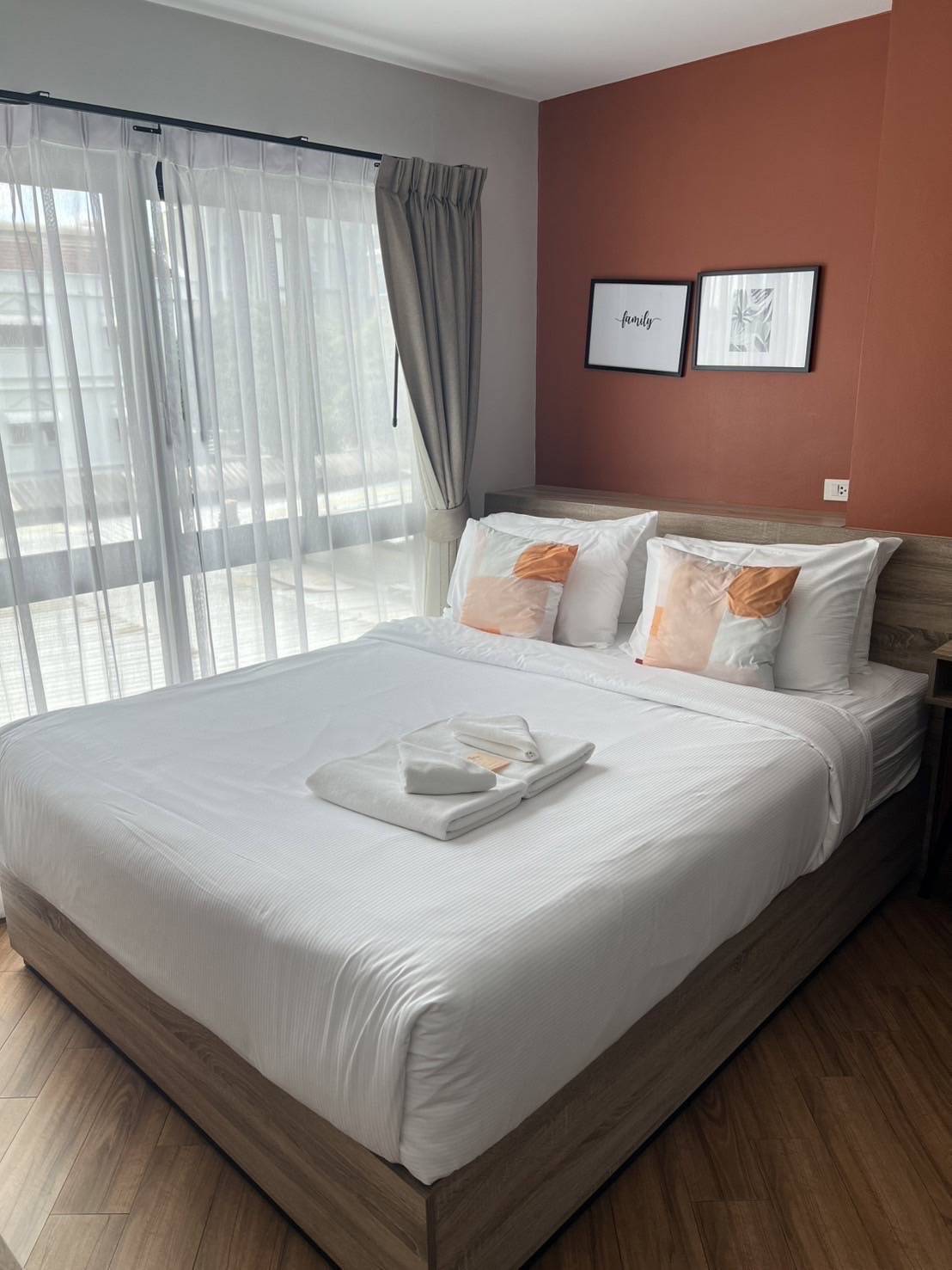Hotel for Rent – Ratchada (Suea Yai Area) - 98 Rooms
