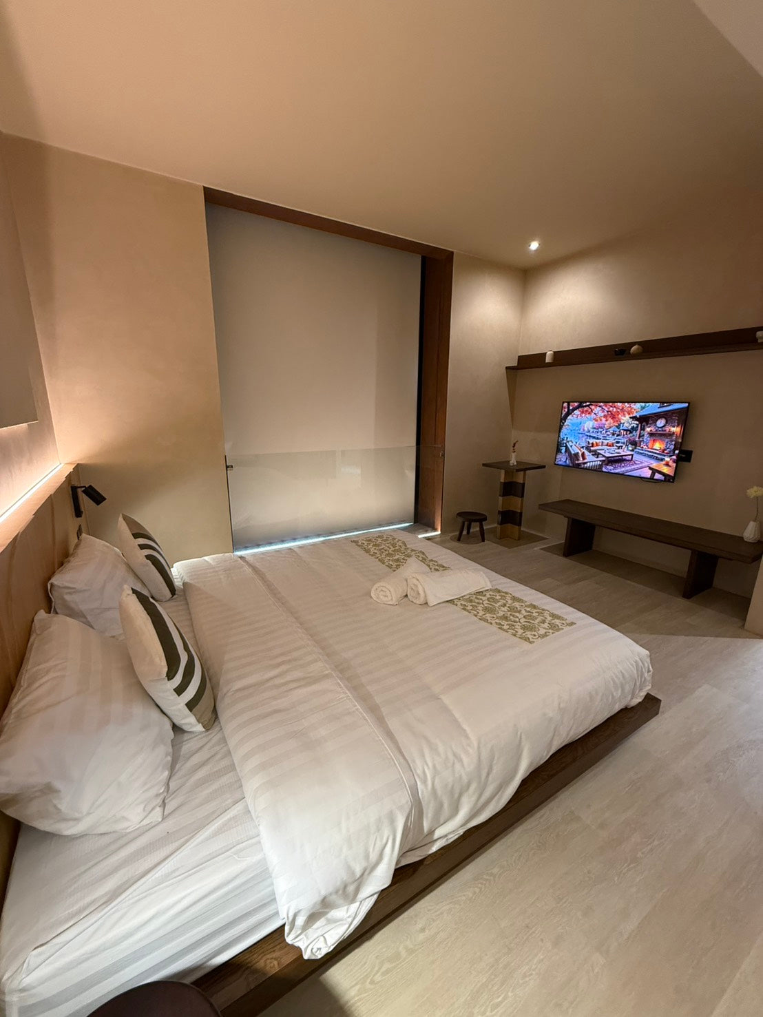 Luxury Pool Villa for SALE — Thappraya Road, Pattaya