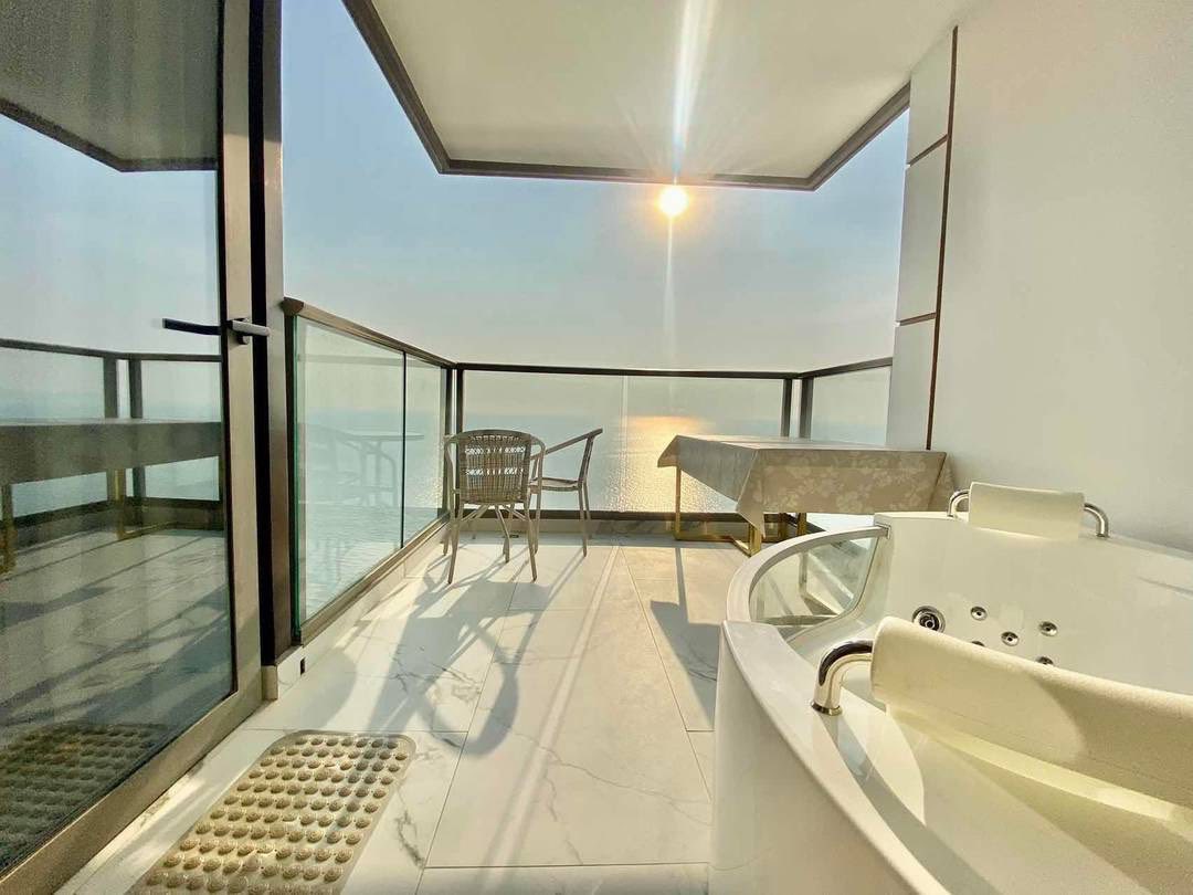 Copacabana Beach Jomtien – 2 Bedroom 65sqm Sea View, 22nd Floor