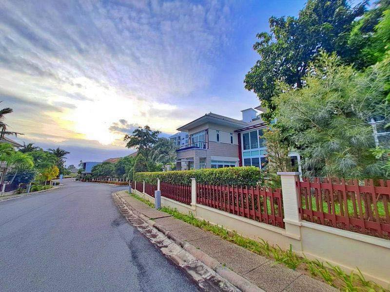 Baan Talay – Luxury Pool Villa 592sqm (3 Plots Combined)