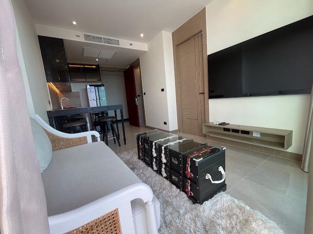 Luxury Condo on 25th Floor – Riviera Ocean Drive, Pattaya