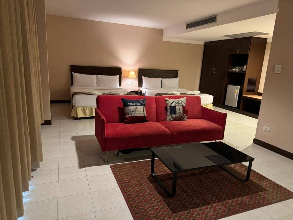 3-Star Hotel for Sale in North Pattaya – 123 Rooms, Prime Beachfront Location