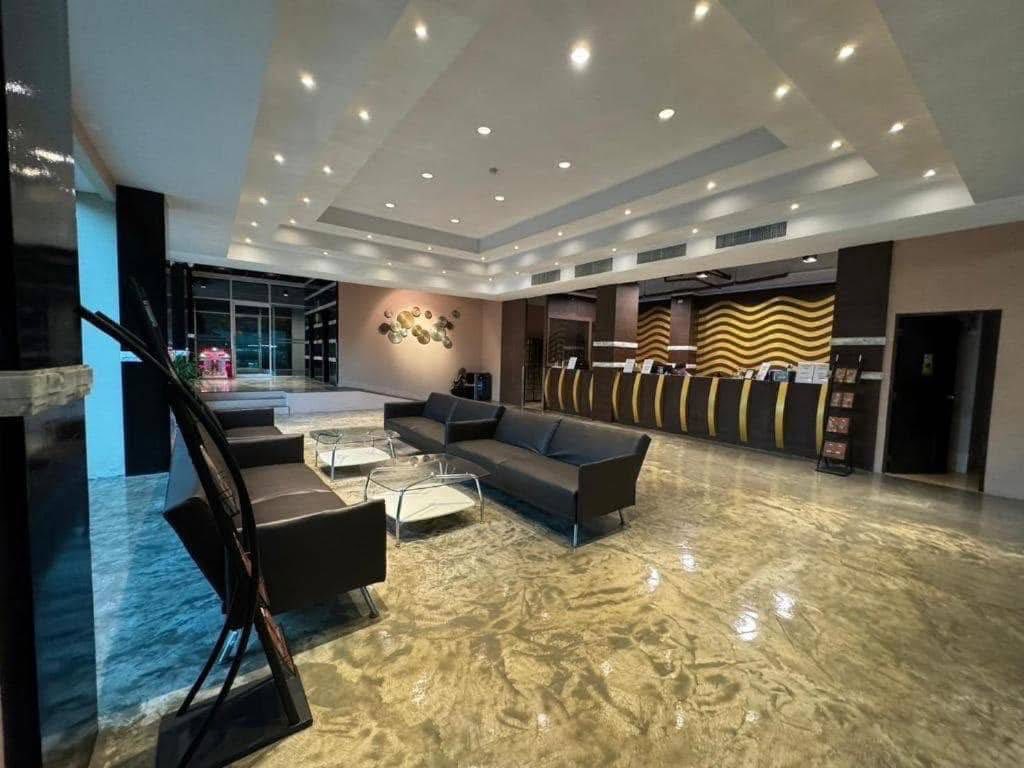 3-Star Hotel for Sale in North Pattaya – 123 Rooms, Prime Beachfront Location