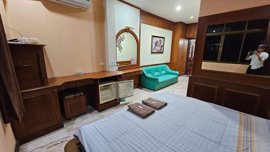 Commercial Building for Rent – Beach Road Soi 13