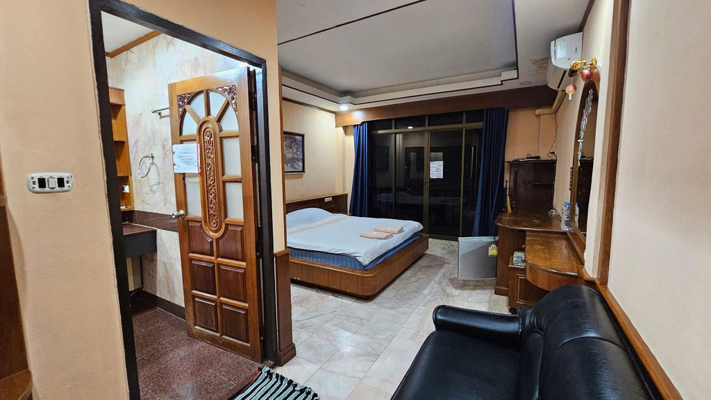 Commercial Building for Rent – Beach Road Soi 13