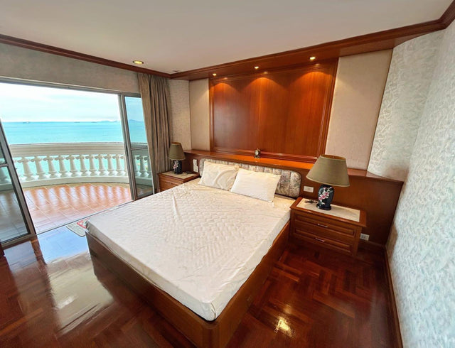 Silver Beach Condominium Wongamat – 2 Bedroom Beachfront Unit