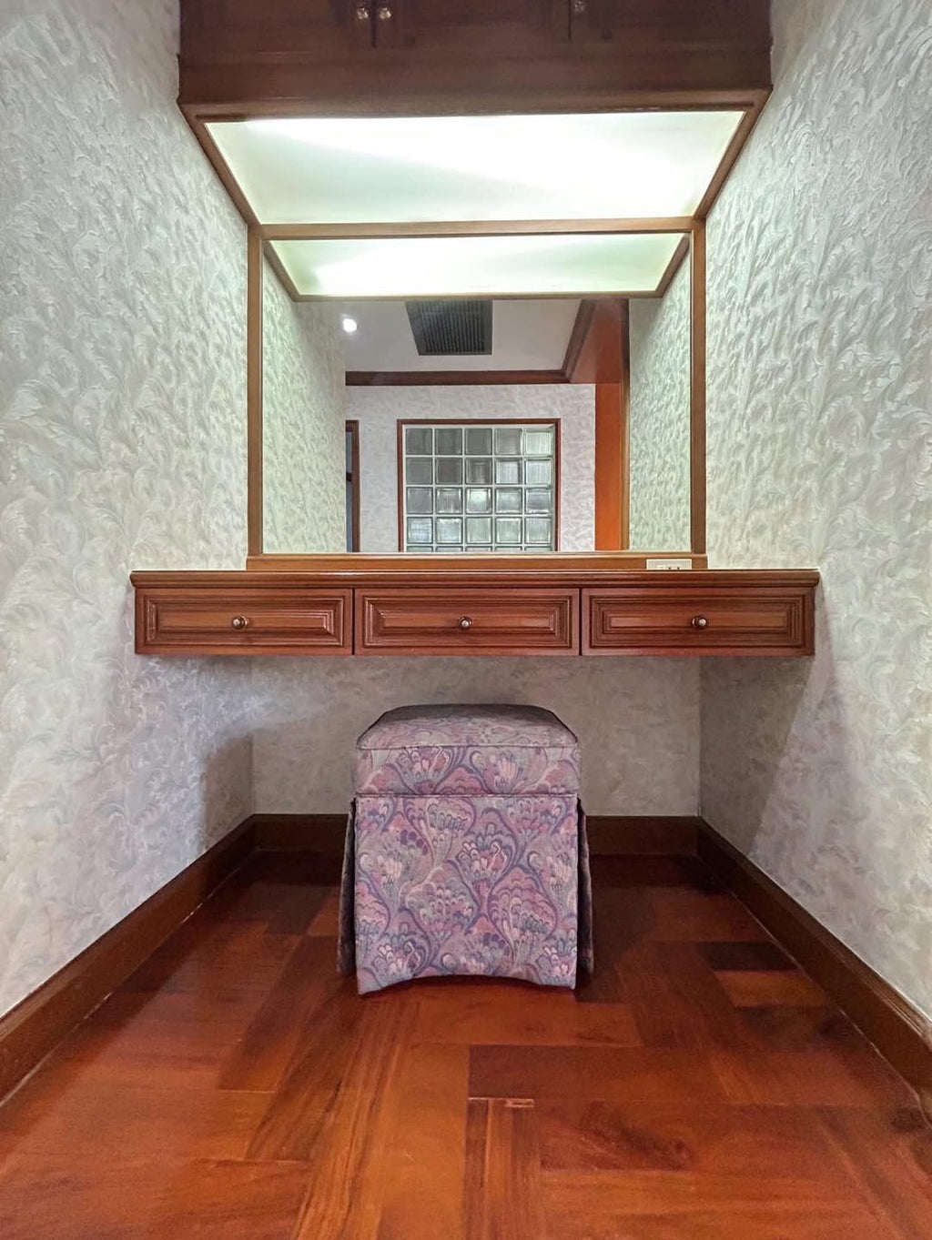 Silver Beach Condominium Wongamat – 2 Bedroom Beachfront Unit