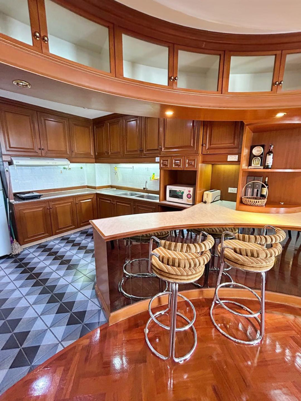 Silver Beach Condominium Wongamat – 2 Bedroom Beachfront Unit