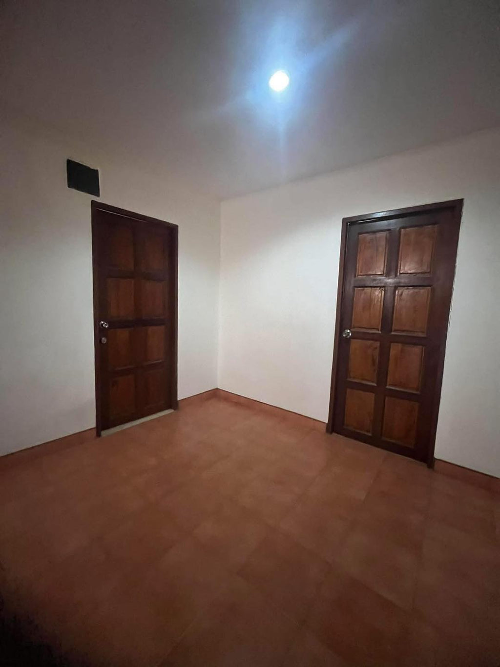 Commercial Building for Rent – 2 Units, 3 Floors, Pattaya 3rd Road