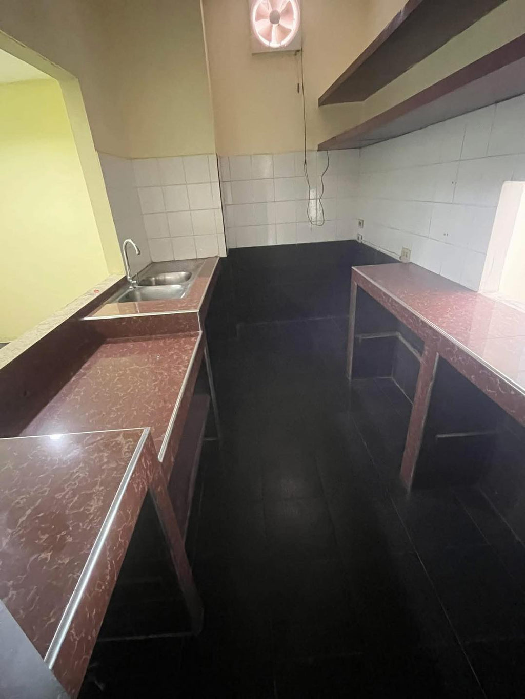 Commercial Building for Rent – 2 Units, 3 Floors, Pattaya 3rd Road