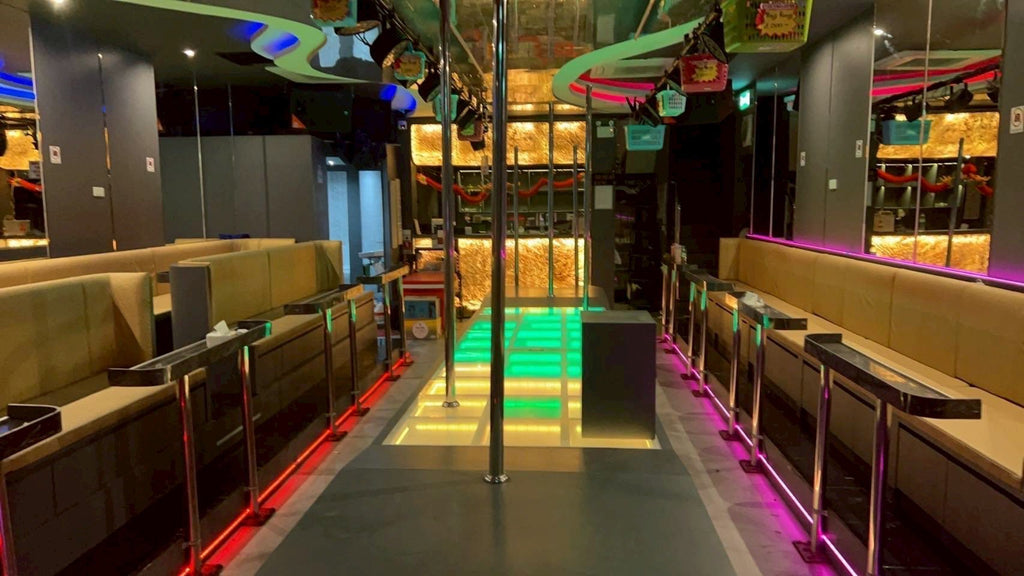 Agogo for Rent / Takeover – Walking Street Main Road