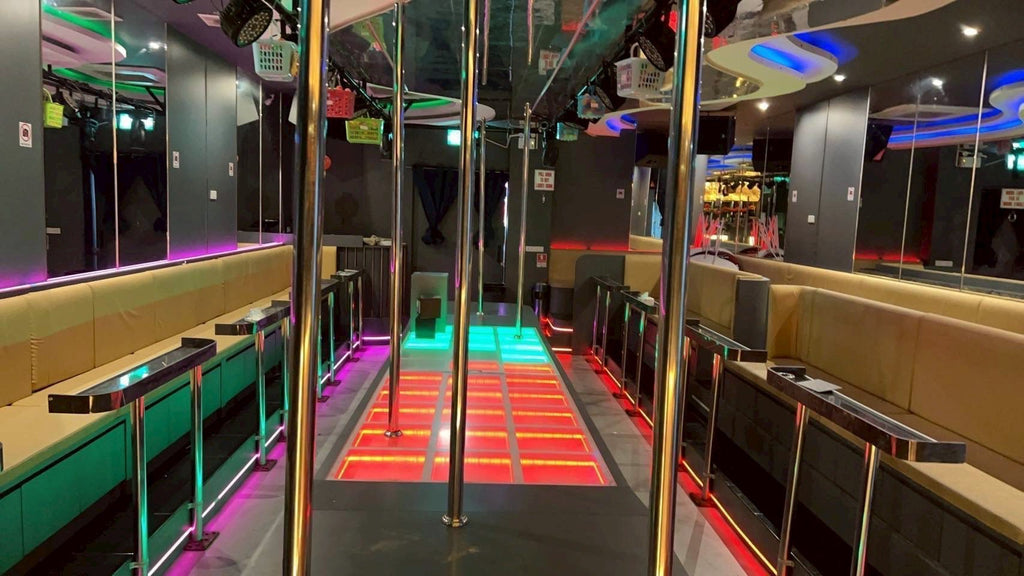 Agogo for Rent / Takeover – Walking Street Main Road