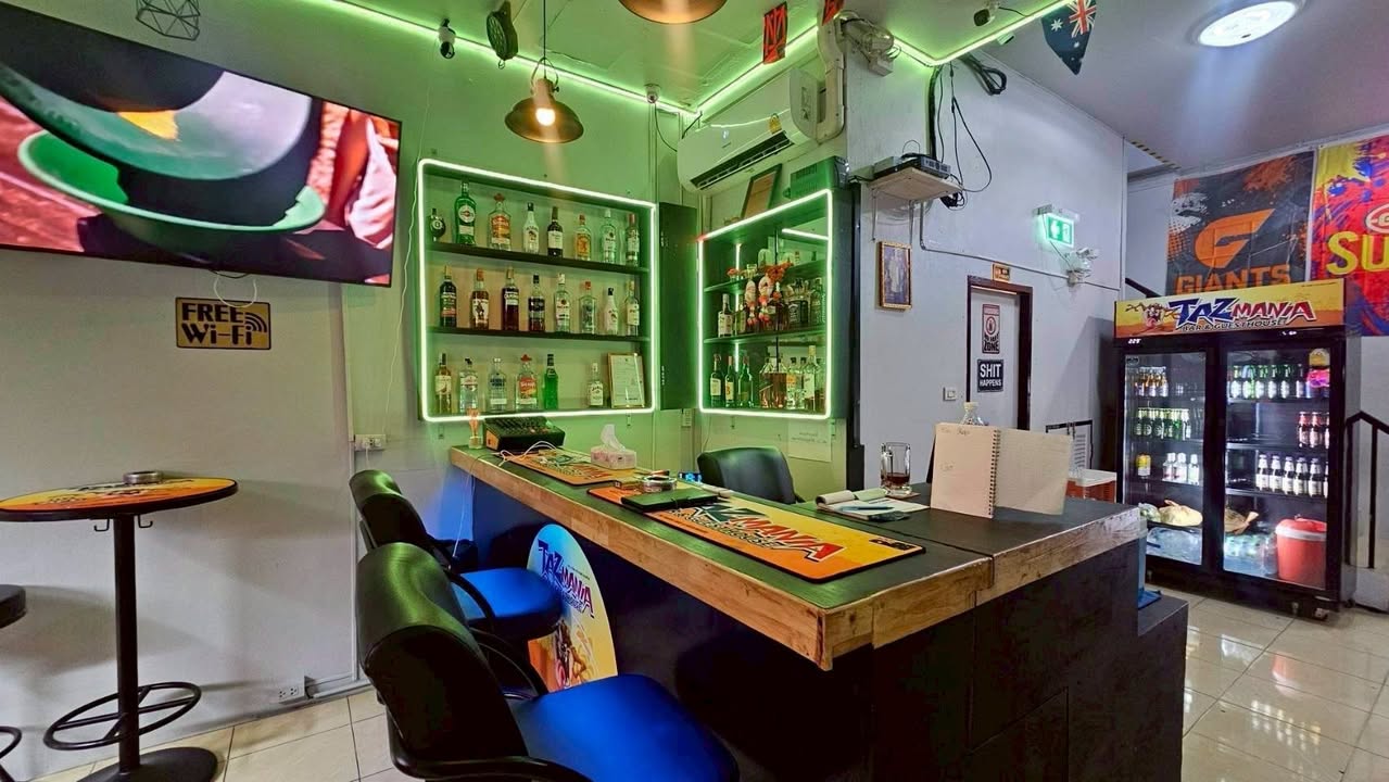 Bar for Takeover – Soi Leng Kee (Buakhao) with 5 Bedrooms