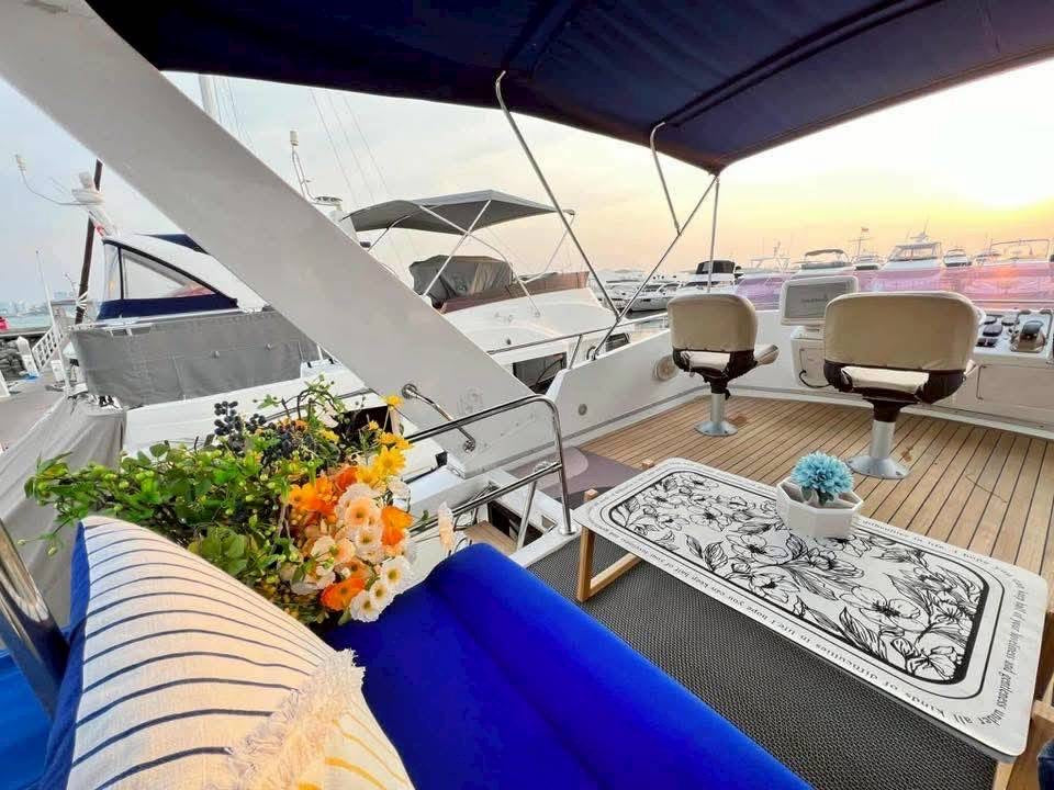 Luxury 44ft Yacht for Sale – Ocean Marina Pattaya