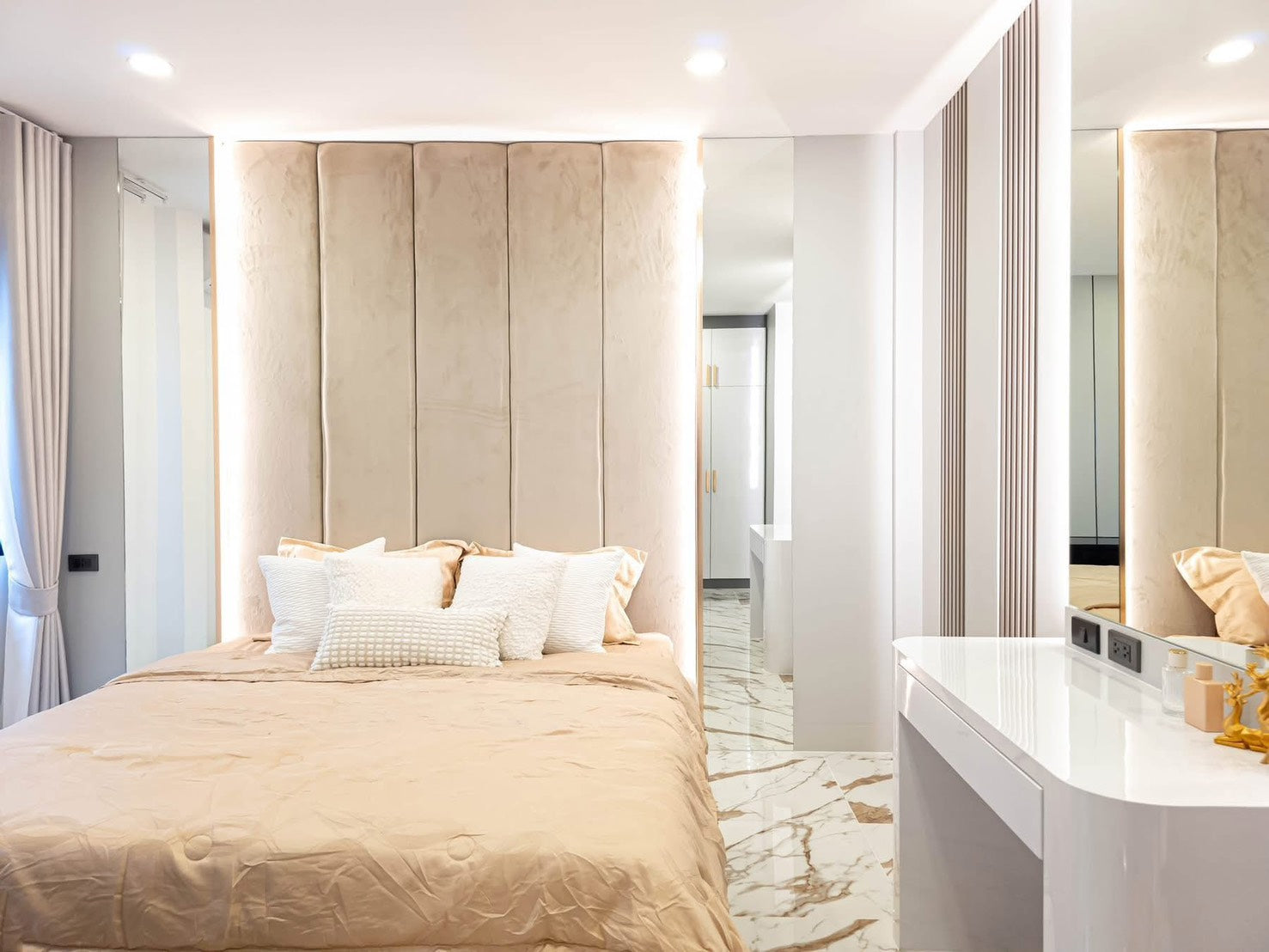 Modern pool villa 5 bedrooms for sale