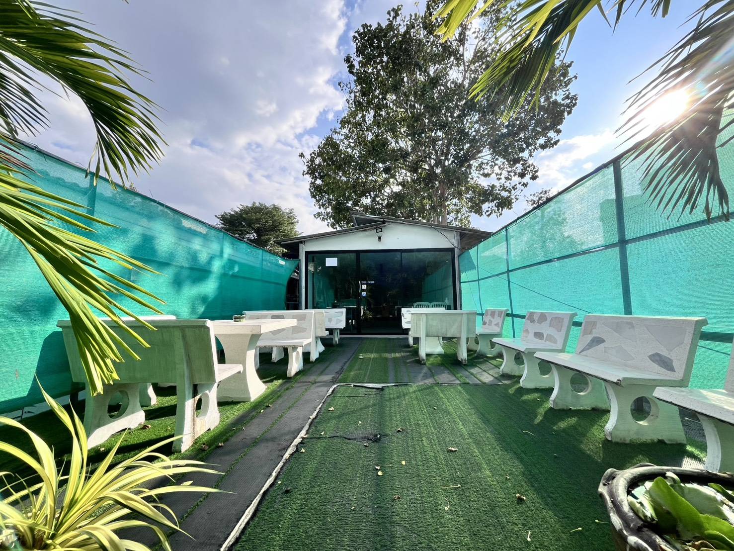 Hotel for Rent – 92 Rooms