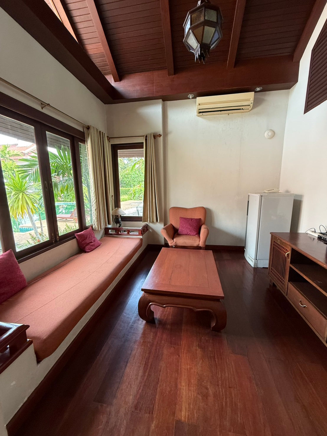 Thai–Bali Resort for Rent – 13 Villas, 32 Rooms Near Jomtien Beach