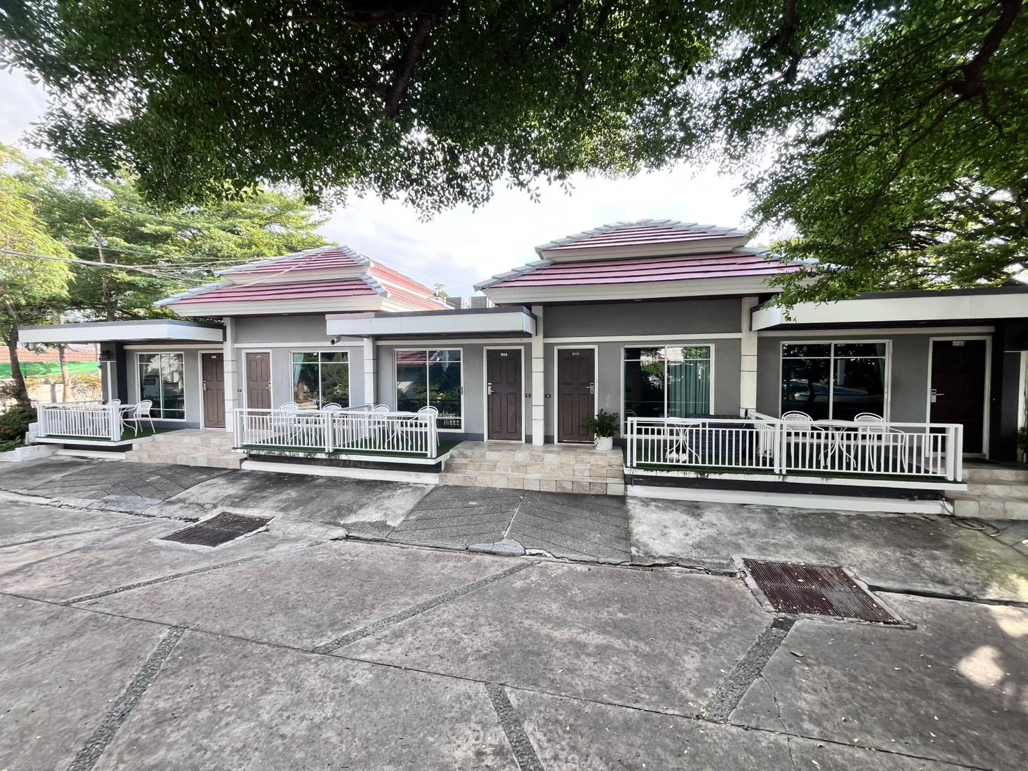 Hotel for Rent – 92 Rooms