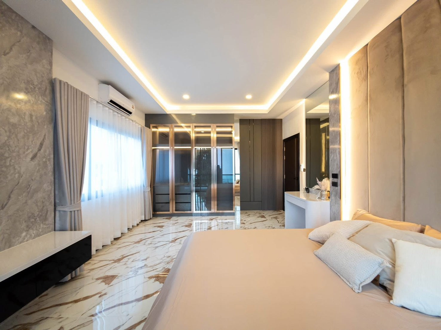 Modern pool villa 5 bedrooms for sale