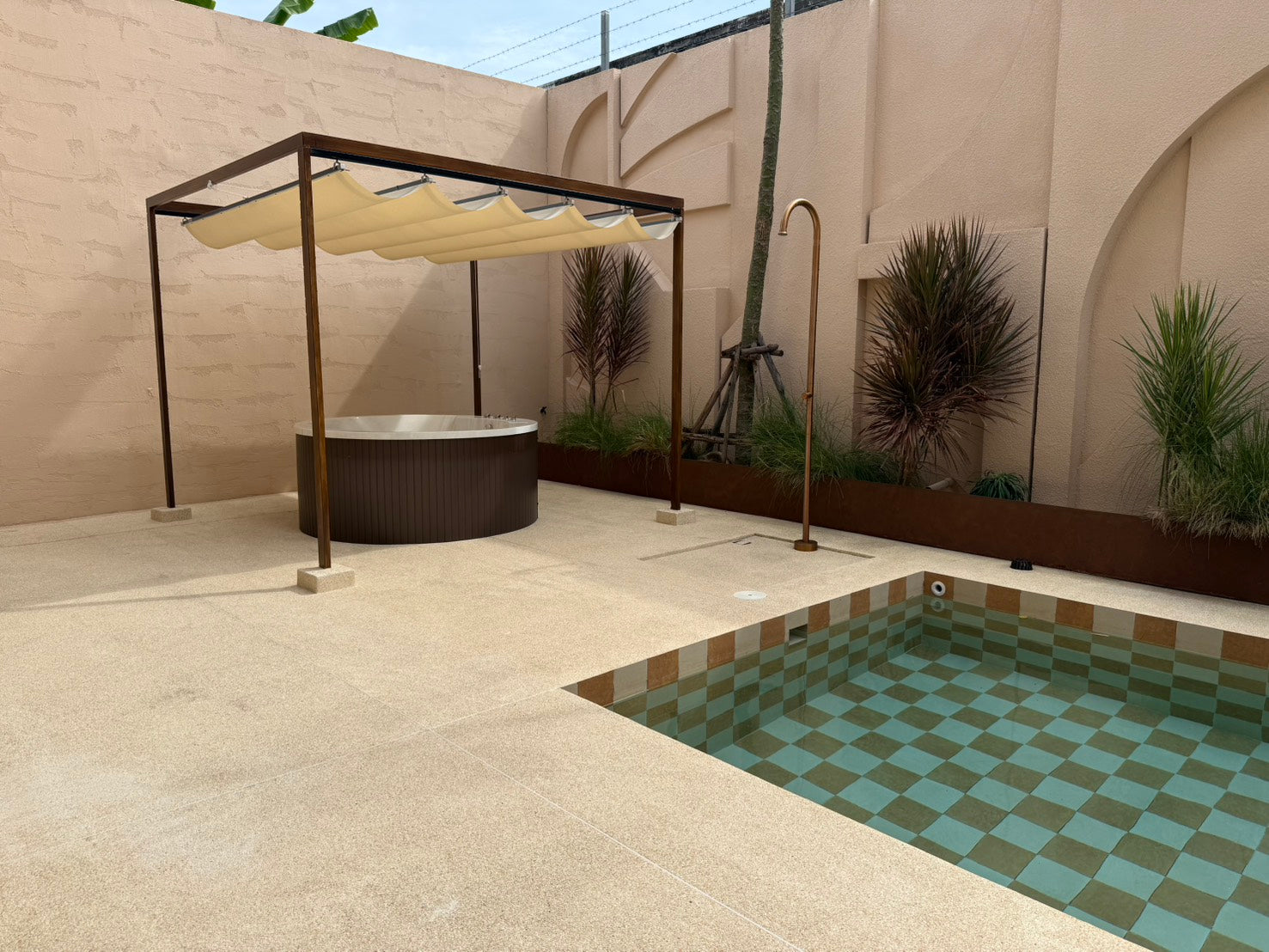 Luxury Pool Villa for SALE — Thappraya Road, Pattaya