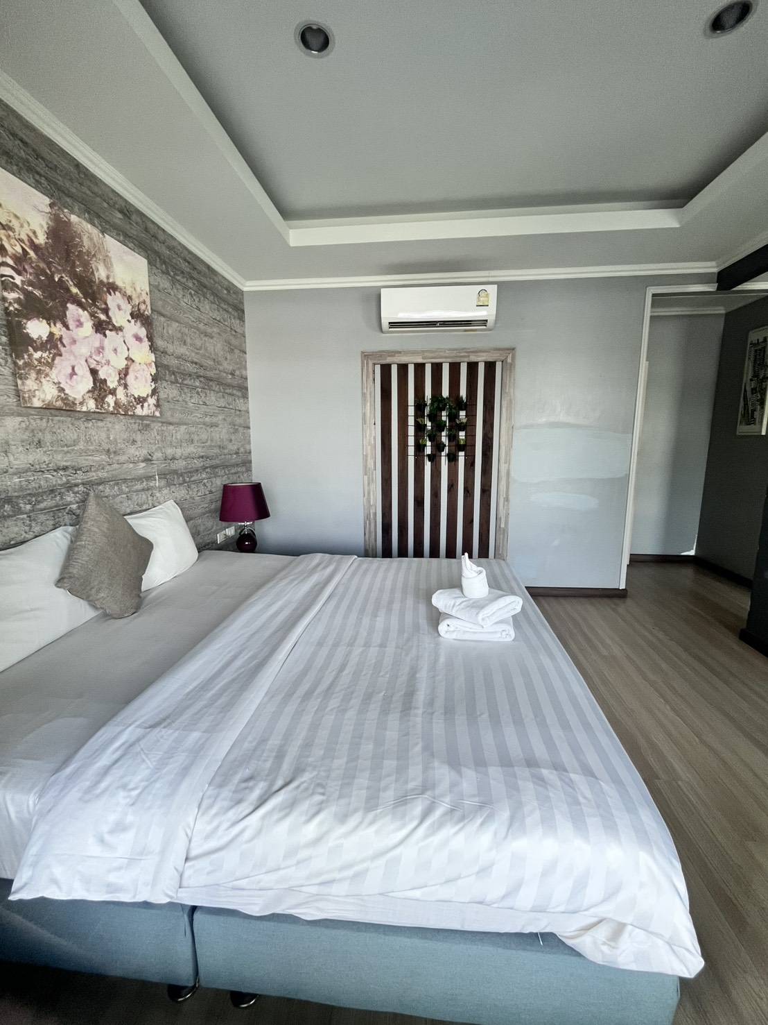 Hotel for Rent – 92 Rooms