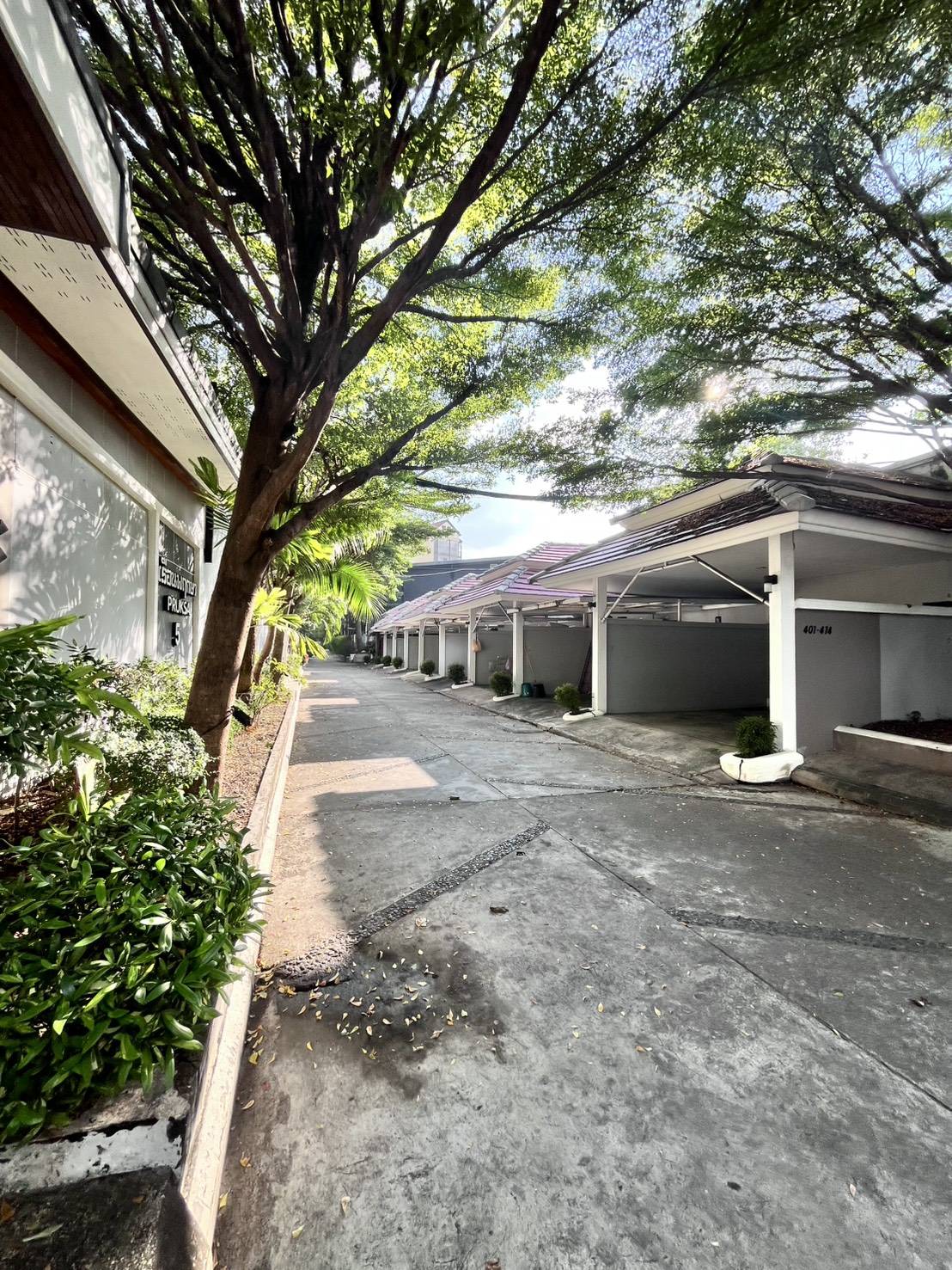 Hotel for Rent – 92 Rooms