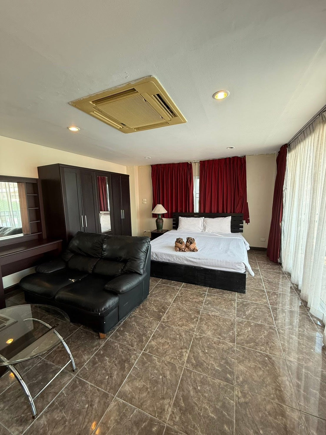Hotel for Rent – 10 Rooms