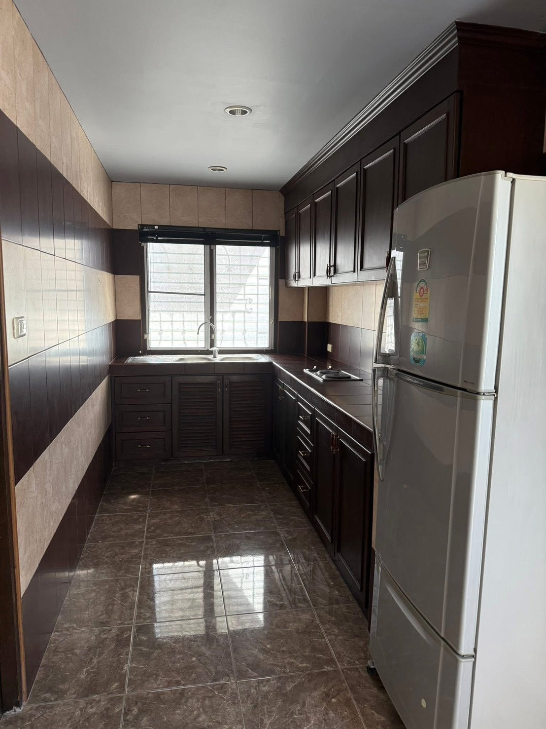 Hotel for Rent – 10 Rooms