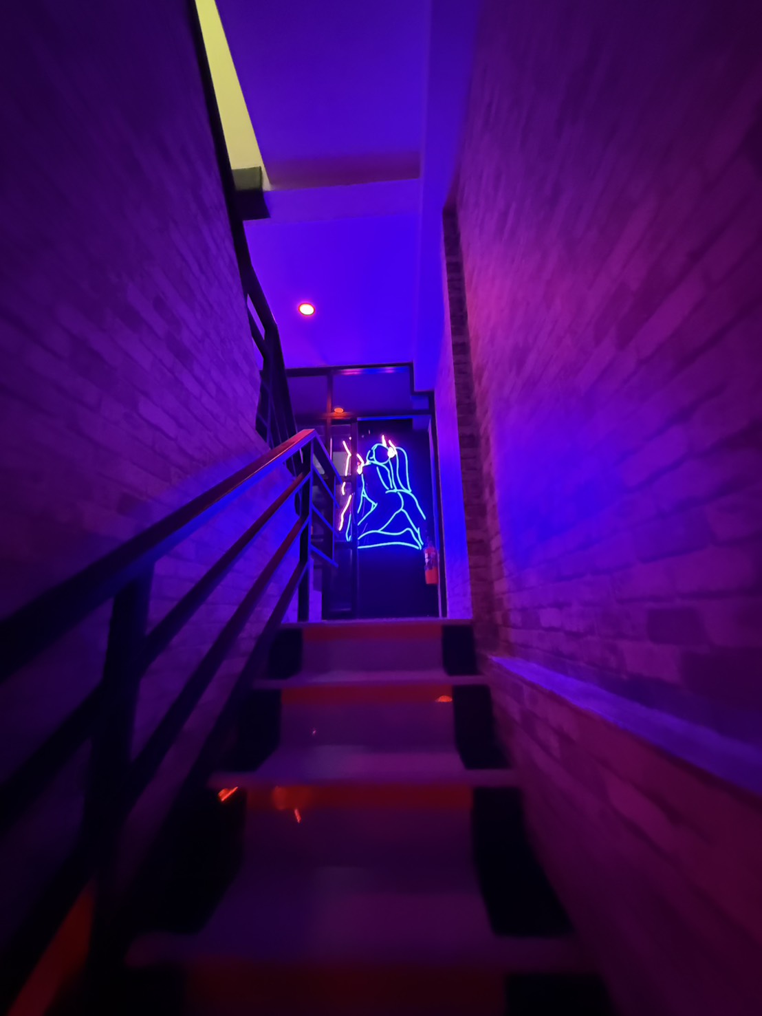 Walking Street Club for Takeover