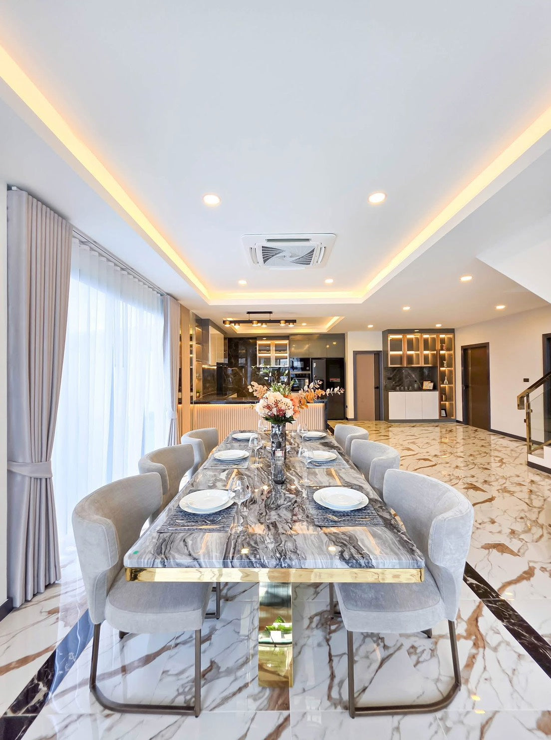 Modern pool villa 5 bedrooms for sale