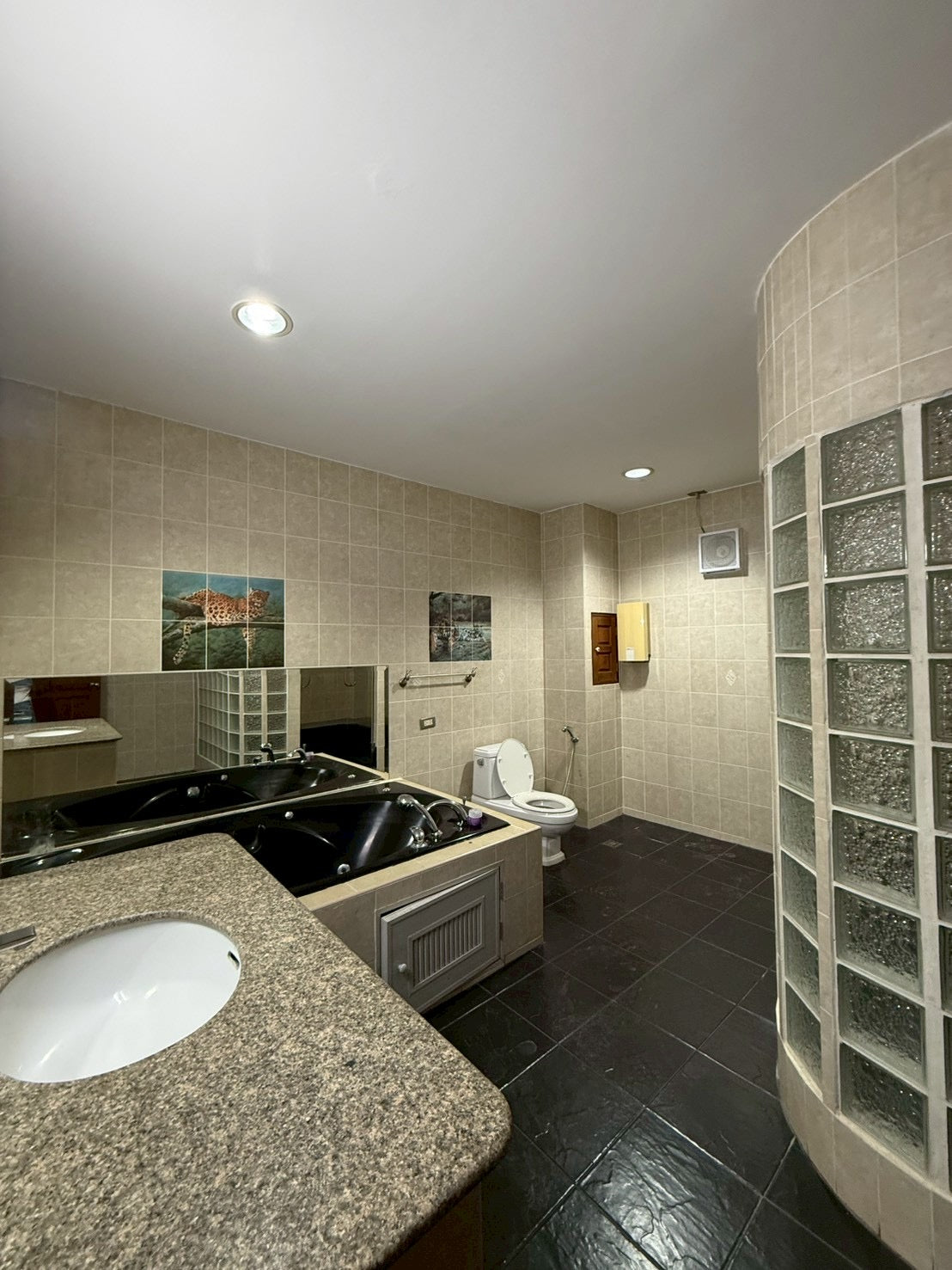 Hotel for Rent – 10 Rooms, Pattaya