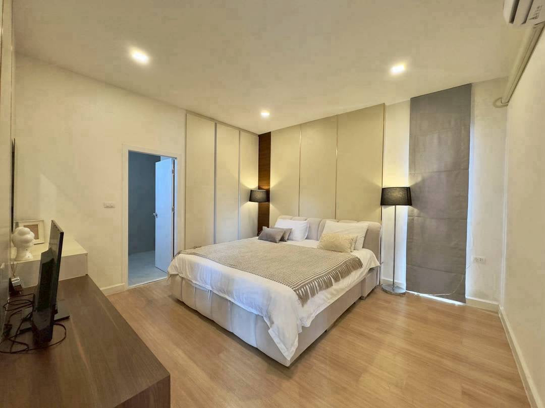 Naklua Luxury Pool Villa for Rent – Business Friendly