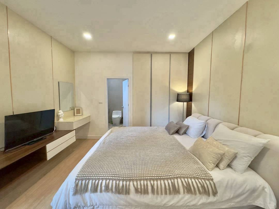 Naklua Luxury Pool Villa for Rent – Business Friendly