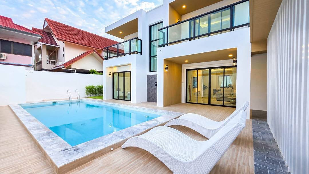 Modern Pool Villa for SALE – Near Jomtien &amp; Walking Street