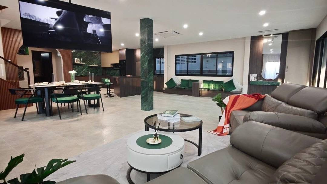 5-Bedroom Pool Villa for SALE – Country Club Village, Pattaya