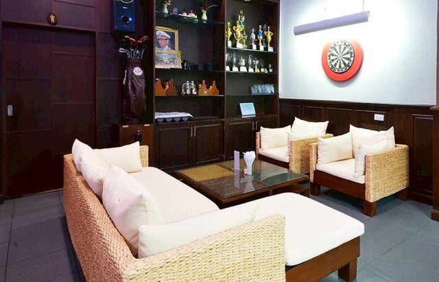 Restaurant & Hotel – 18 Rooms