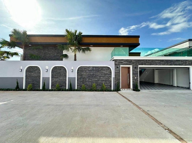 Luxury Pool Villa for Rent – Baan Mae Bibury, Pattaya