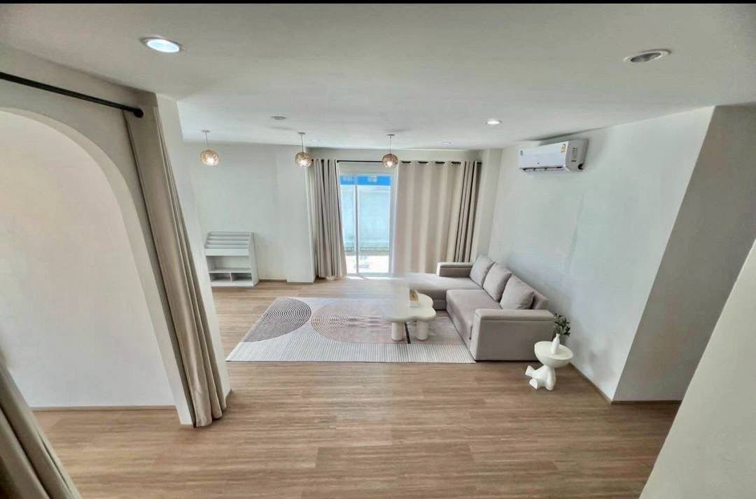 Two-Storey Pool Villa Near Jomtien Beach, Pattaya