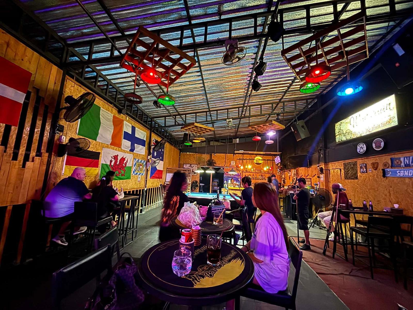 Bar on Soi Buakhao – Business for Takeover