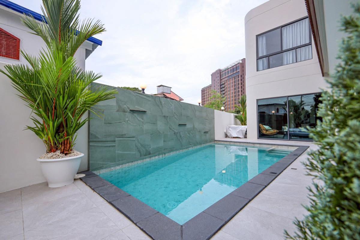 Aura City Center Pool Villa Pattaya