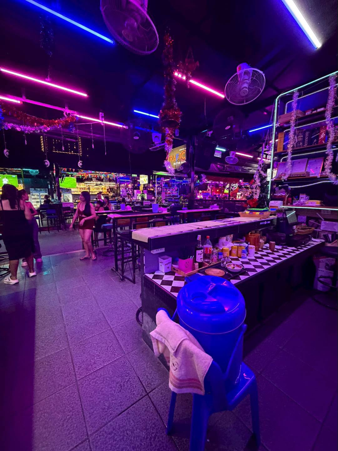 Beer Bar for Takeover | Myth Night, 2nd Road, Pattaya — photo 4