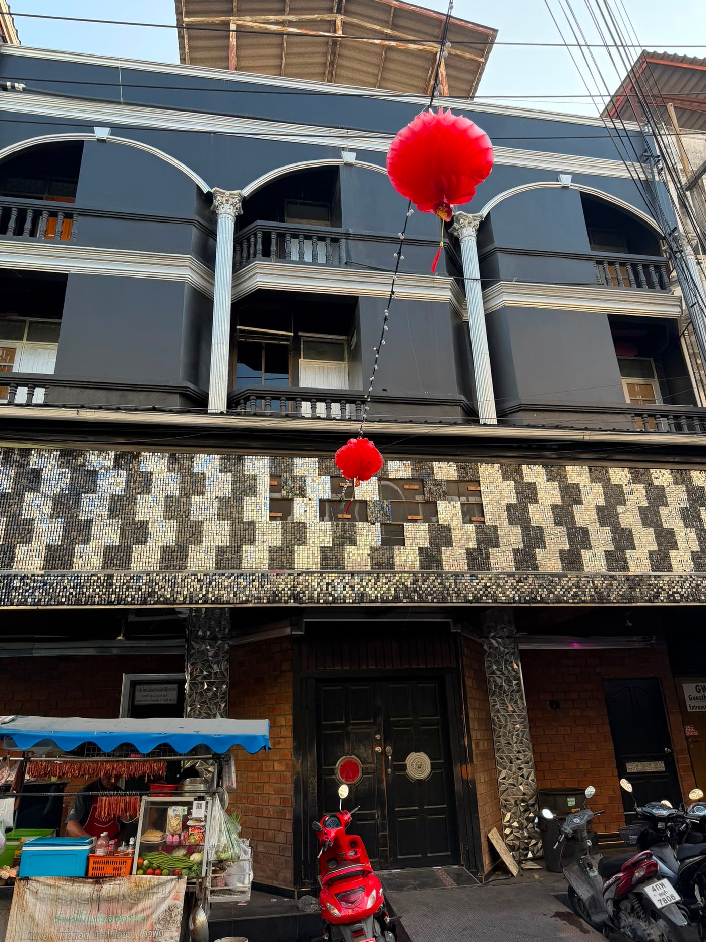 Rare Commercial Buildings for Sale | 3 Connected Shophouses | Soi Buakhao, Pattaya — photo 1