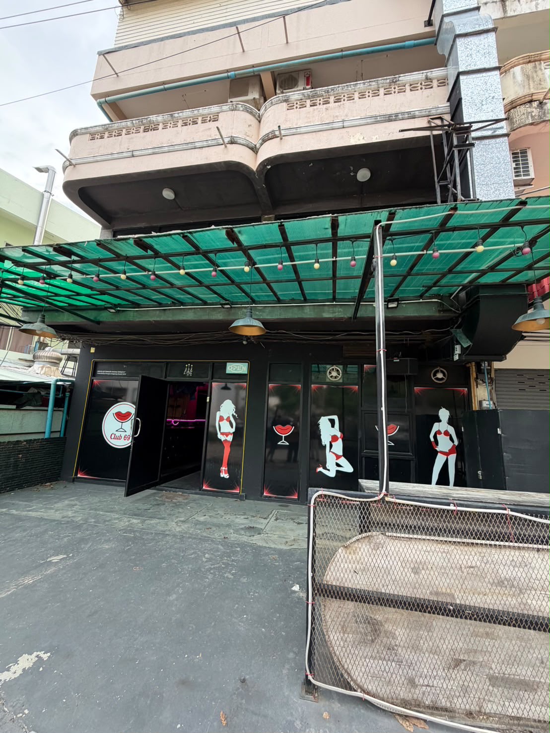 Commercial Building for Rent | Pratamnak Hill, Pattaya — photo 1