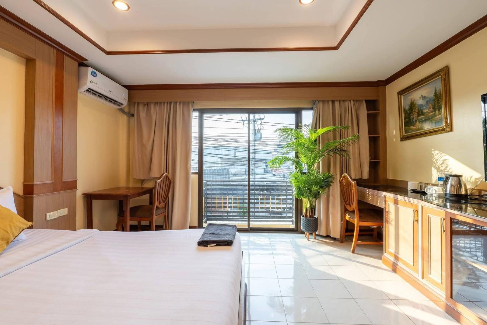 Business for Takeover: 18 Rooms, Restaurant & Bar