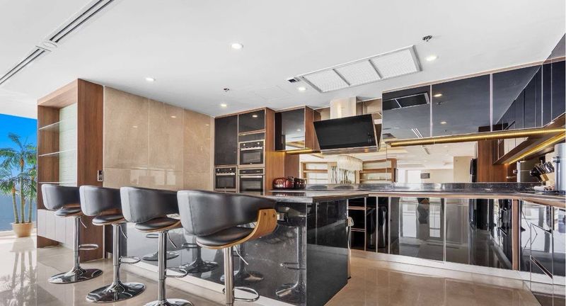 Penthouse – The Palm Wongamat, 4 Bedroom 625sqm with Private Rooftop Pool